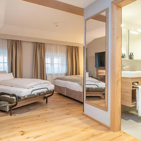 Zur Post Hotel 3*