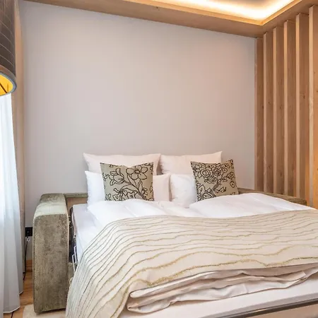 Zur Post Hotel 3*