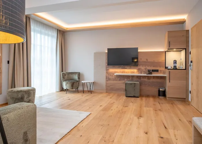 Zur Post Hotel 3*