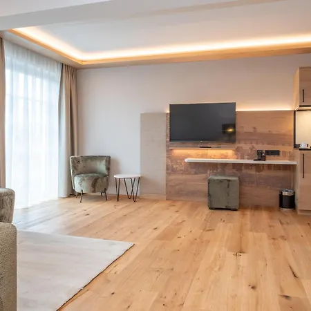 Zur Post Hotel 3*