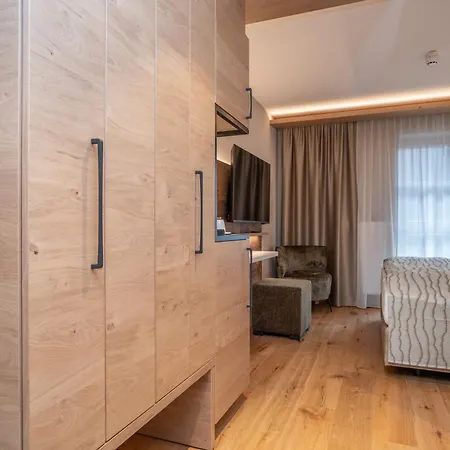 Zur Post Hotel 3*