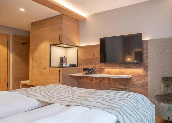 Zur Post Hotel 3*